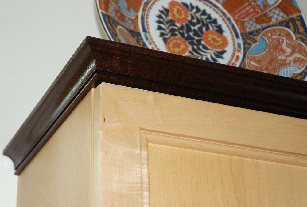 cabinet moulding detail